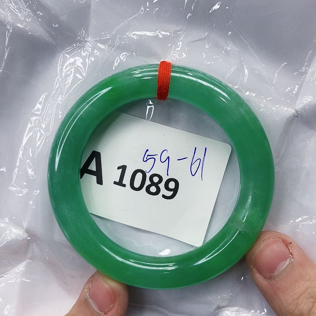 翡翠手镯未镶嵌多样性