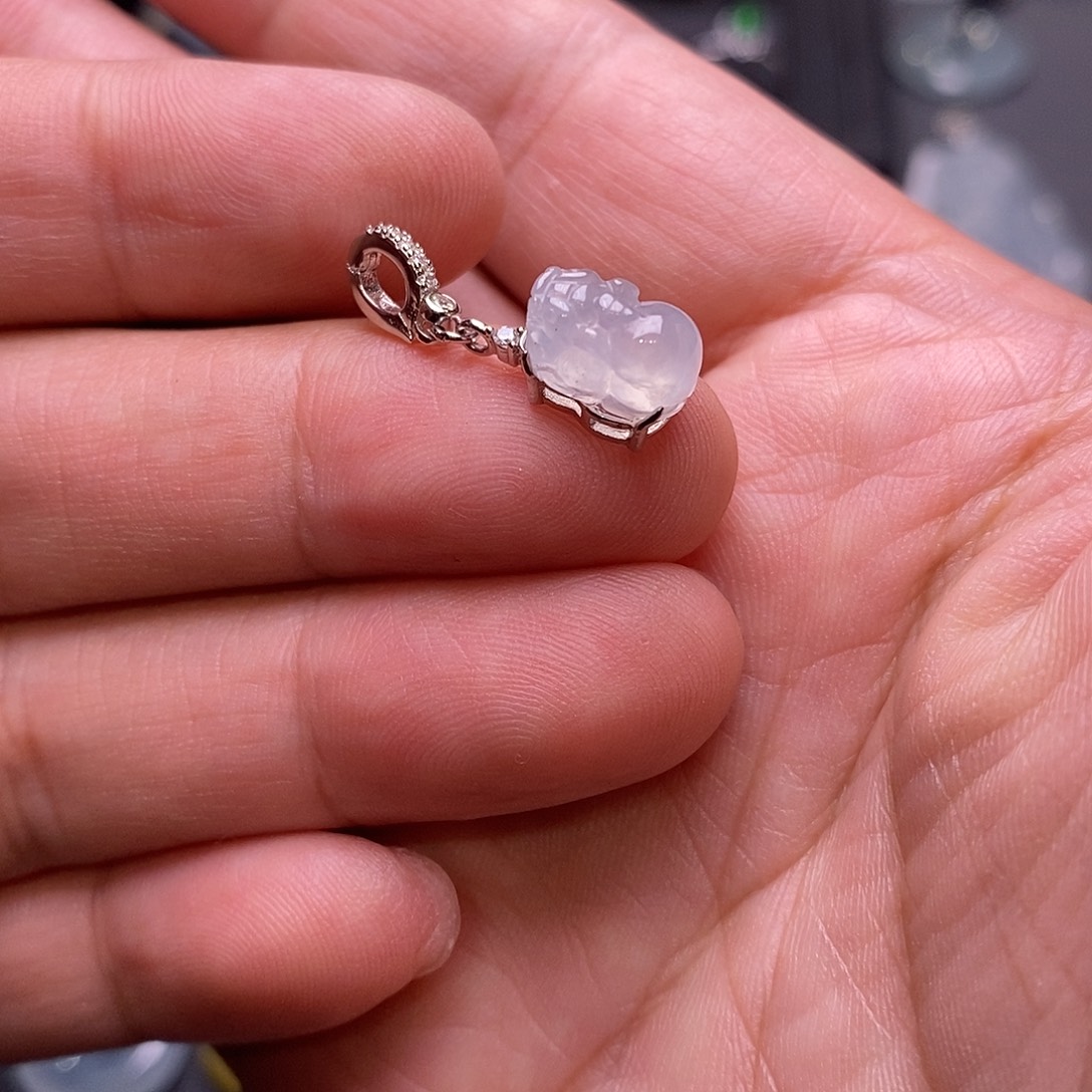 翡翠银S925镶嵌颈饰貔貅