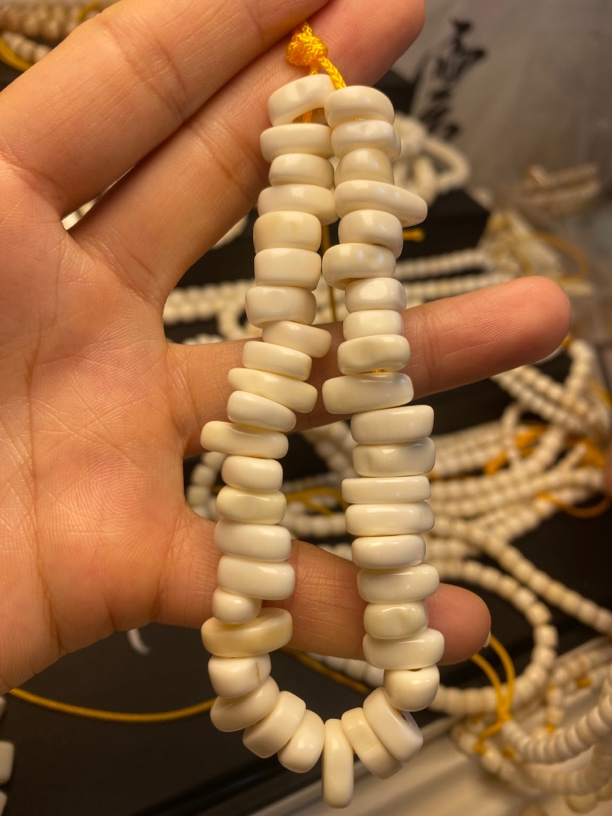 猪牙随型圈手持手串42颗