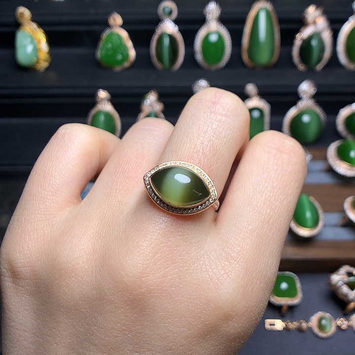 和田玉首饰18K金镶嵌