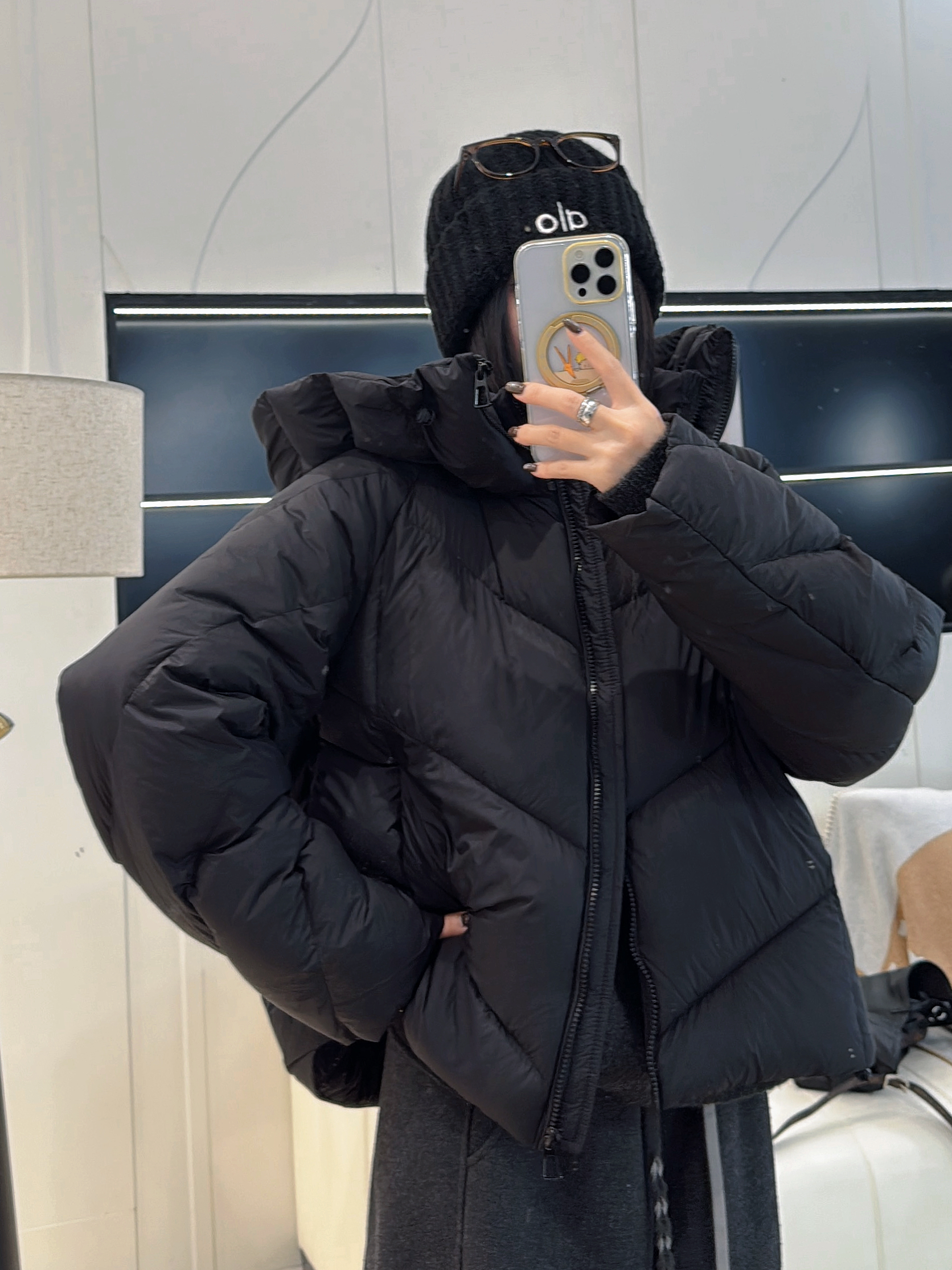 雷雷【慵懒星云】2025冬季新款云朵泡芙连帽羽绒服外套H6168