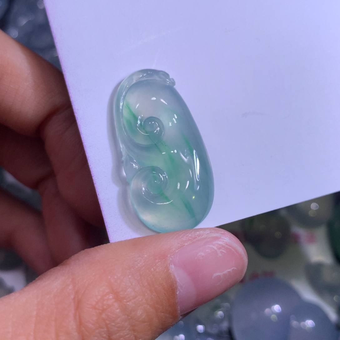 翡翠颈饰未镶嵌翡翠