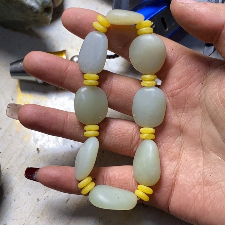 透闪石质玉珠宝半成品未镶嵌