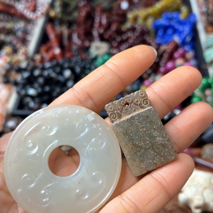 玛瑙/玉髓颈饰未镶嵌€****净