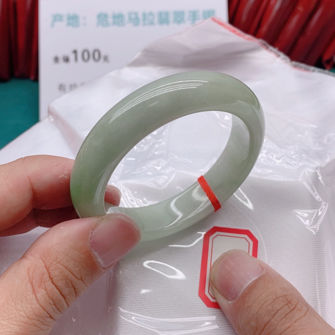 翡翠手镯未镶嵌静**初A22222222