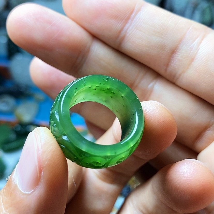 【闪购商品】颈饰未镶嵌和田玉（碧玉）