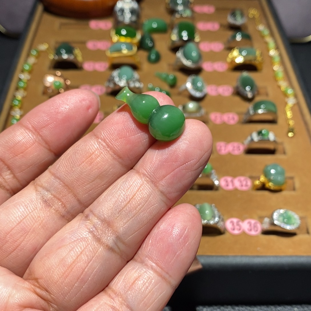 和田玉未镶嵌珠宝半成品