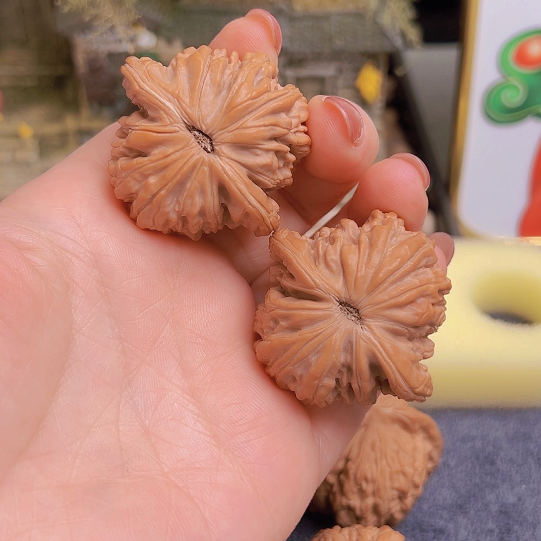 文玩核桃吊坠汉高楼40