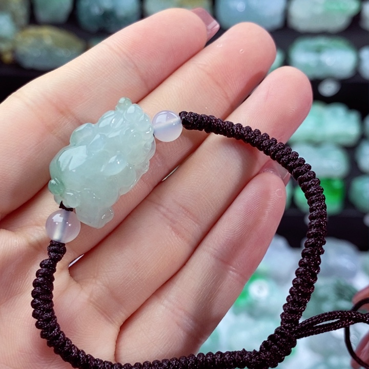 翡翠颈饰未镶嵌天然