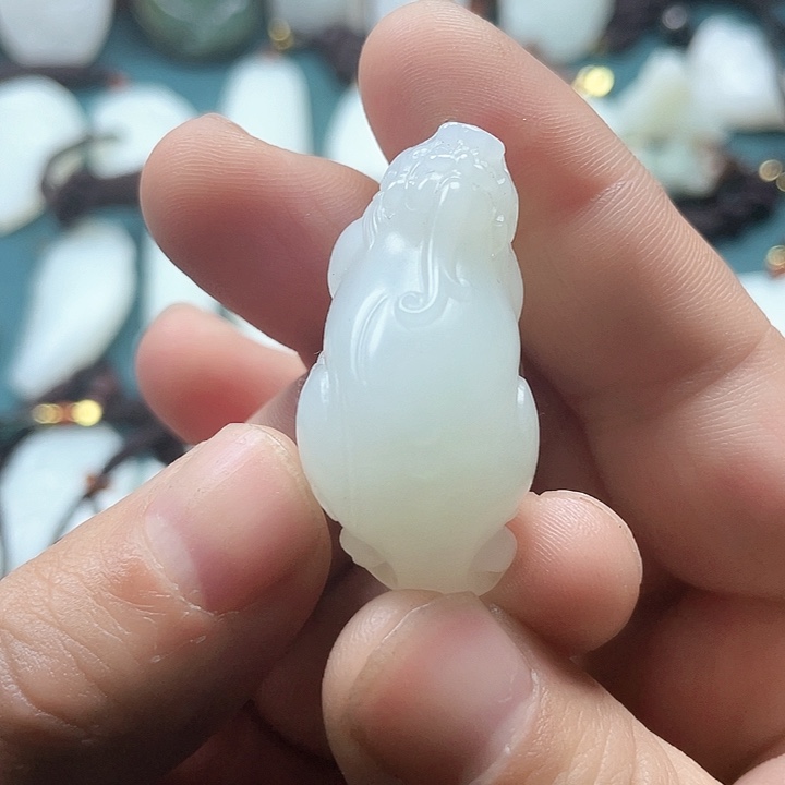 和田玉颈饰未镶嵌