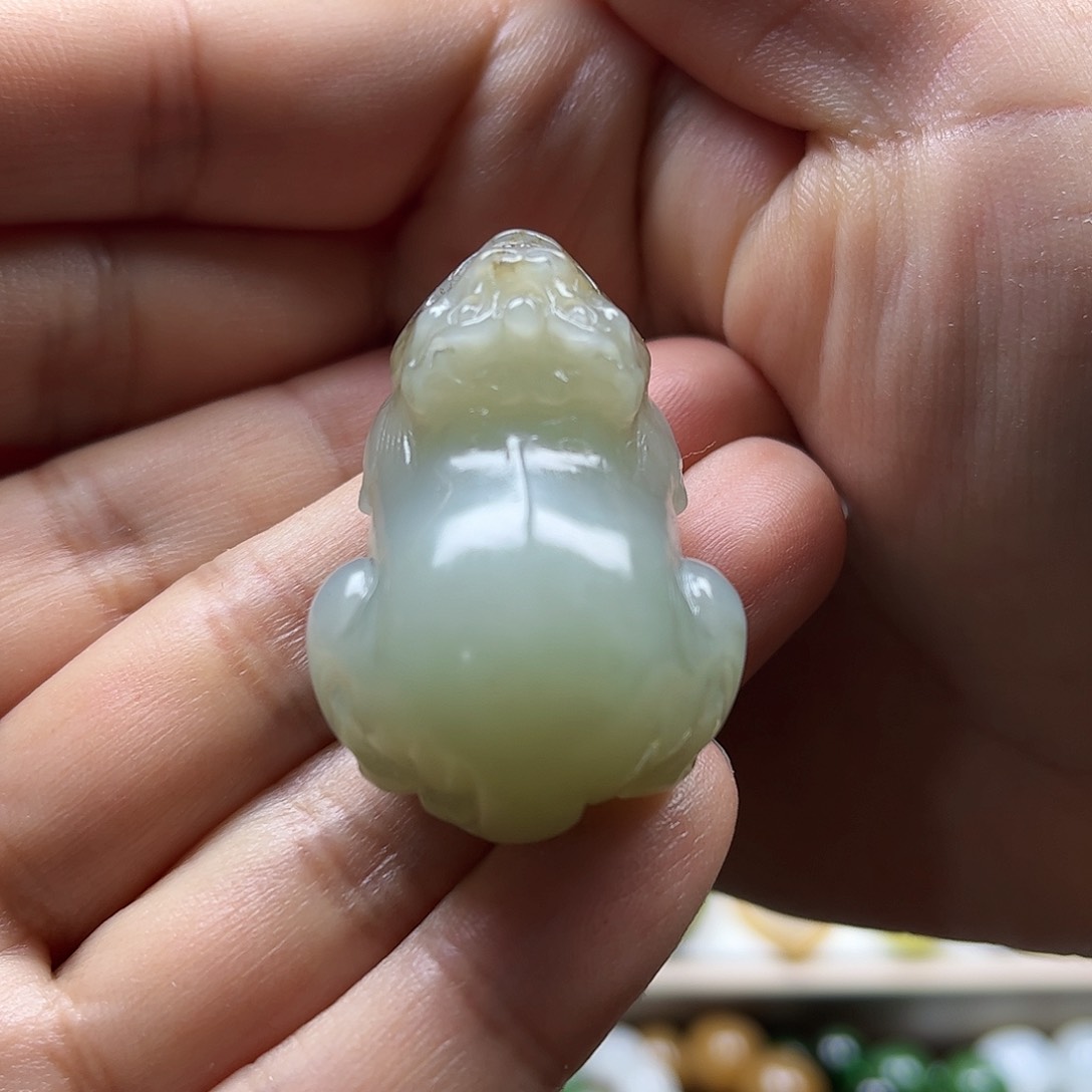 和田玉吊坠未镶嵌