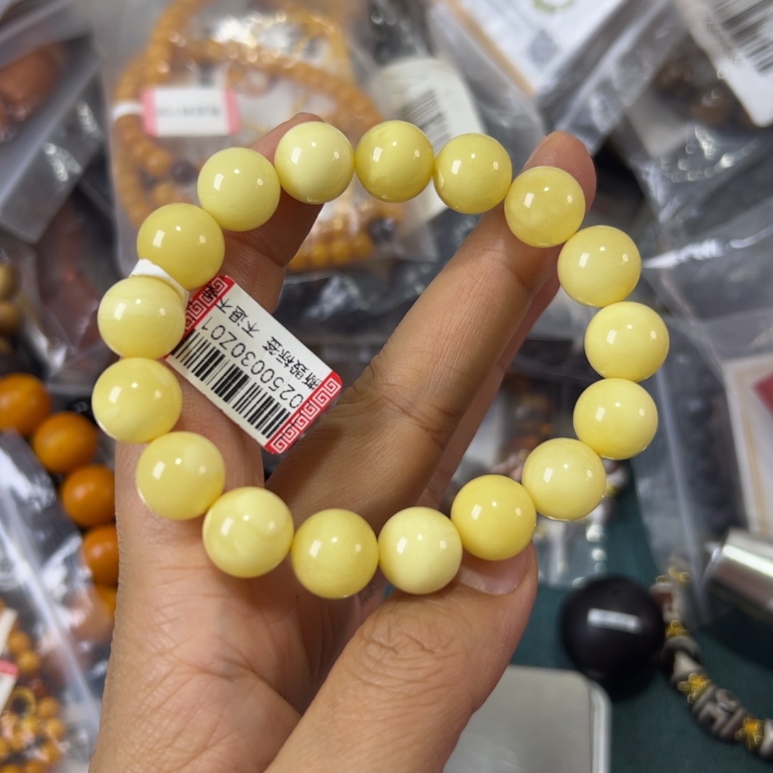 未镶嵌琥珀珠宝奇石905