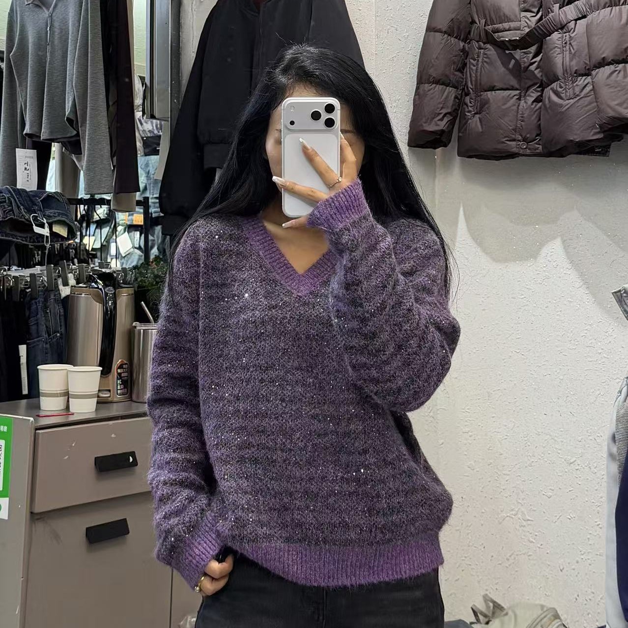 V领亮丝常规长袖针织不起球毛衣百搭宽松套头女士