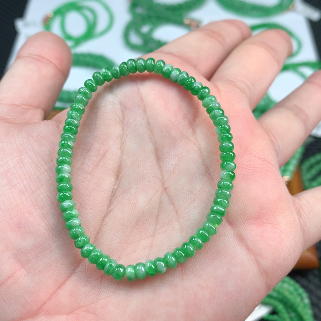 翡翠手链未镶嵌翡翠