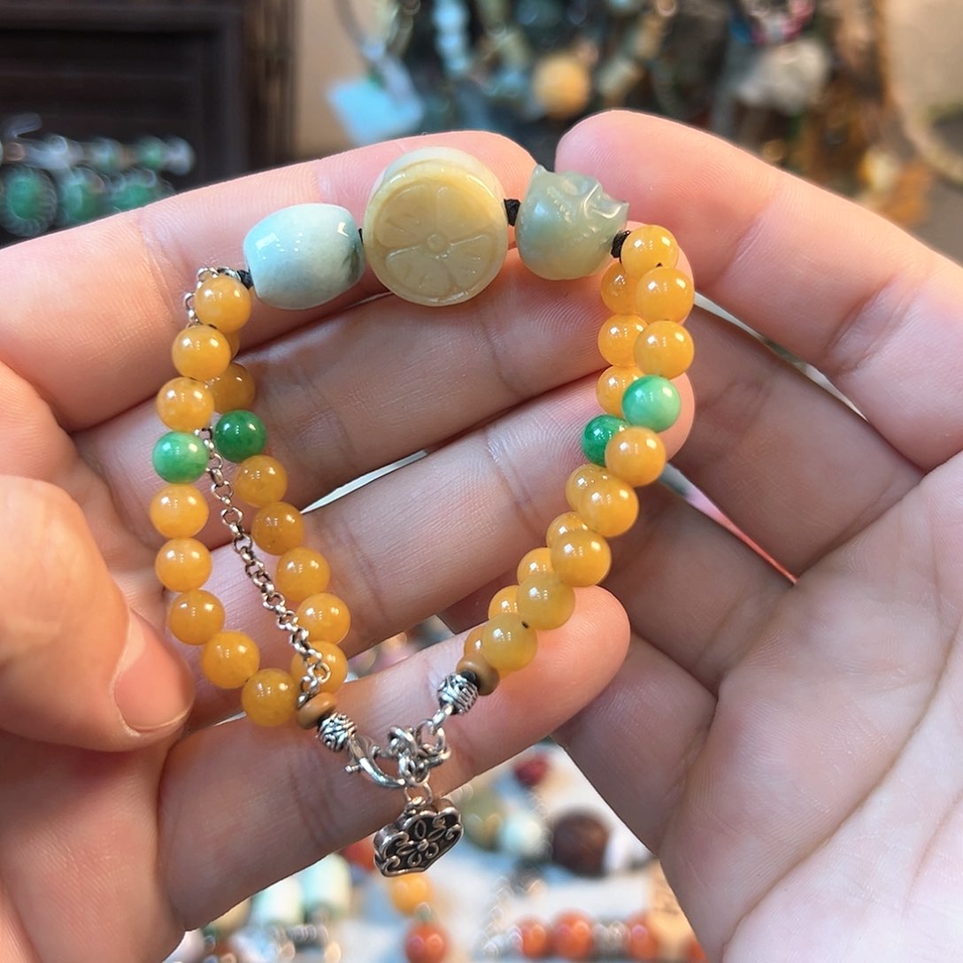 翡翠颈饰未镶嵌手串