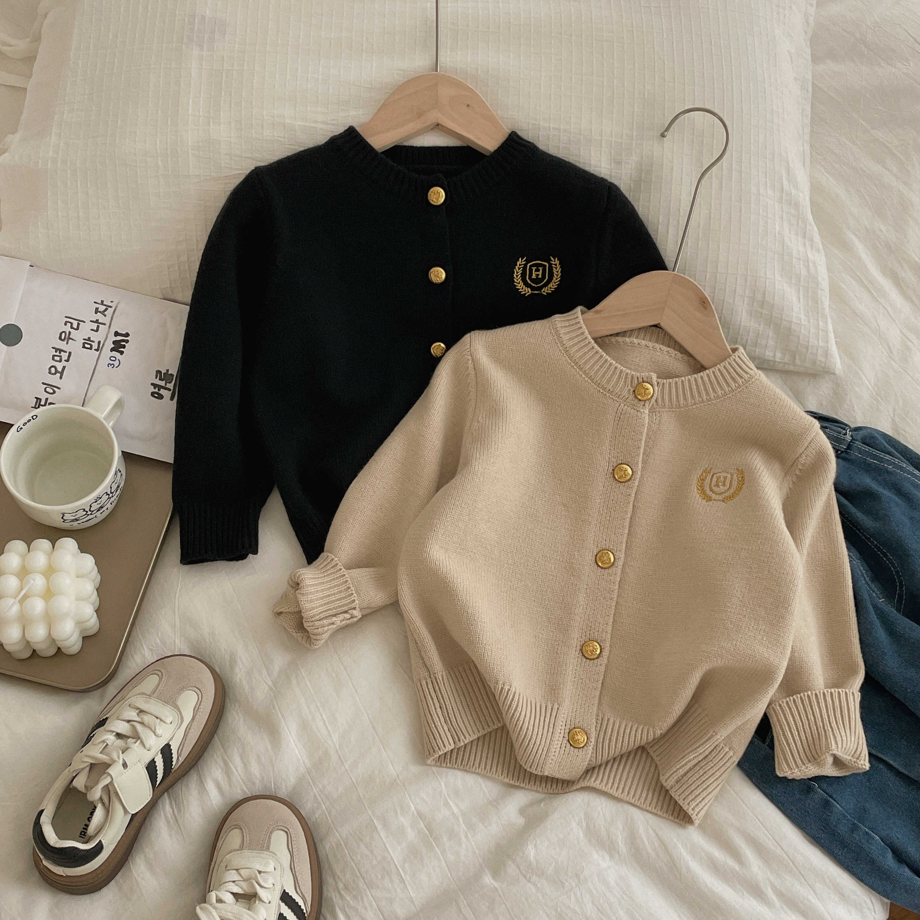 秋冬新款儿童学院风开衫男女童H刺绣洋气百搭开衫毛衣