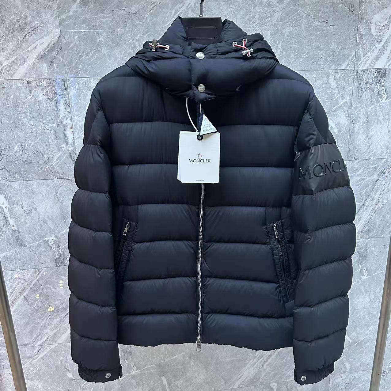 未使用 MONCLER MONCLER蒙口/黑色连帽羽绒服/3码