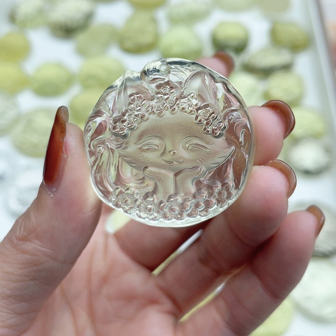 水晶吊坠(不含链)未镶嵌?**崽