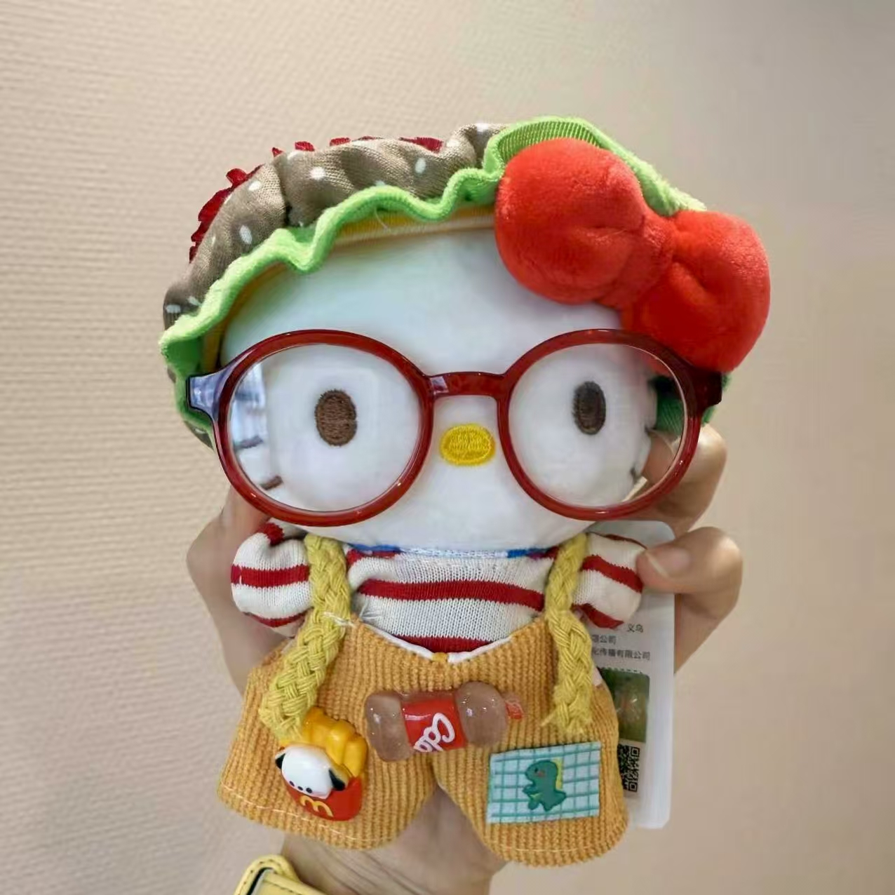 正版三丽鸥hellokitty包包挂件汉堡崽崽七夕礼物闺密男友毛绒挂件