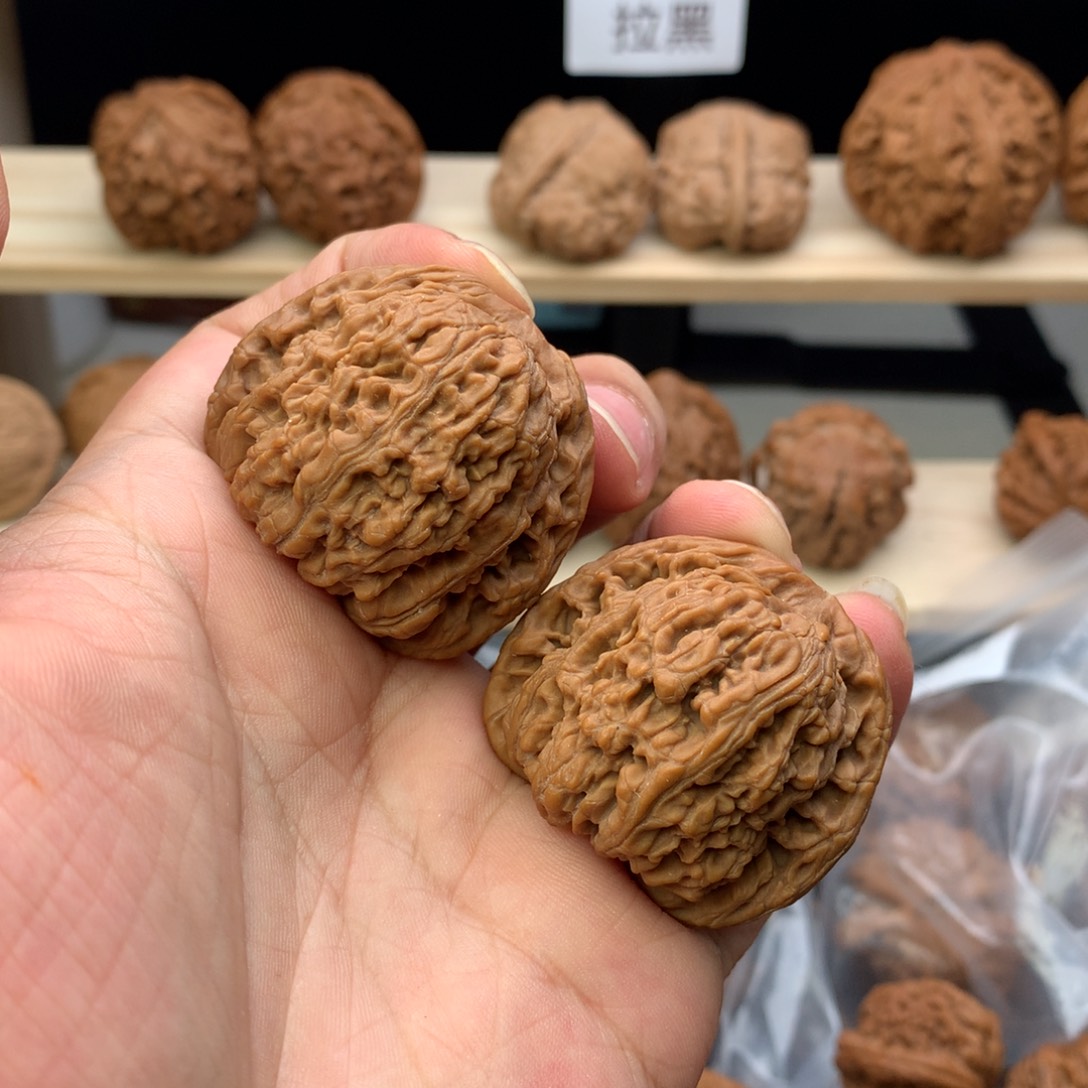 文玩核桃把件40尺全品无修南疆石