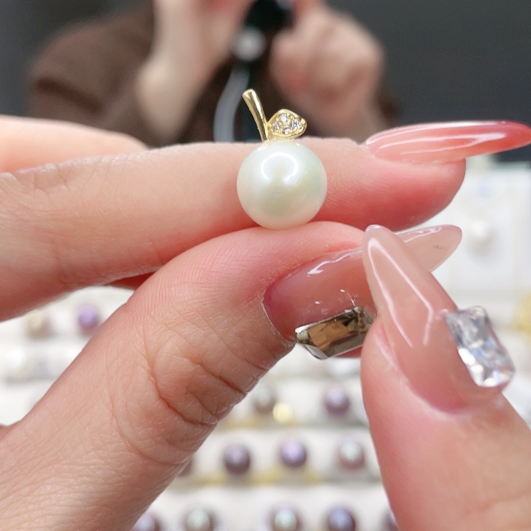 淡水珍珠吊坠(赠链)未镶嵌