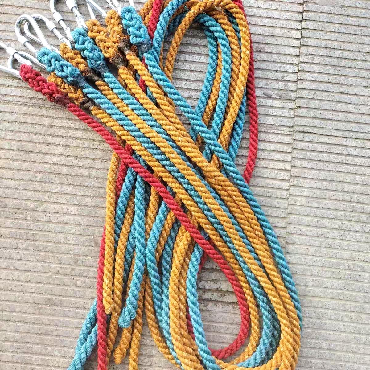 牵马缰绳拴马绳马钢绳卡扣手工制作