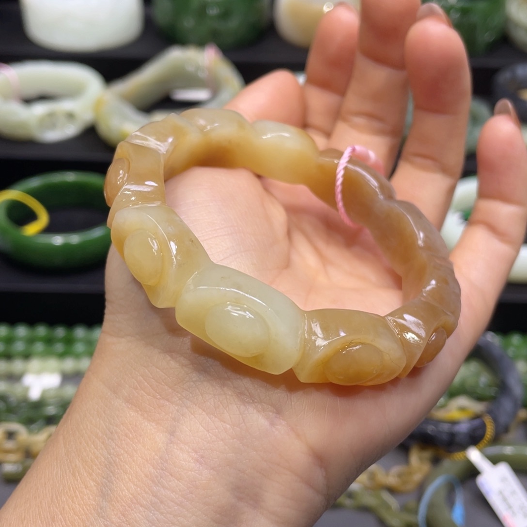 和田玉手镯56圈口 编号85未镶嵌