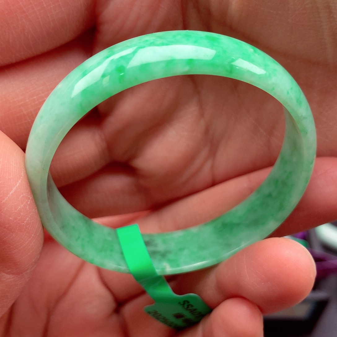 翡翠手镯未镶嵌缅甸翡翠