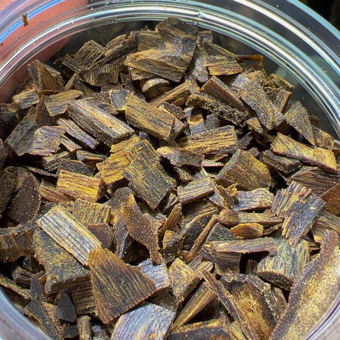 沉香手把件隔****子沉香奇楠紫罗兰沉水碎料50克