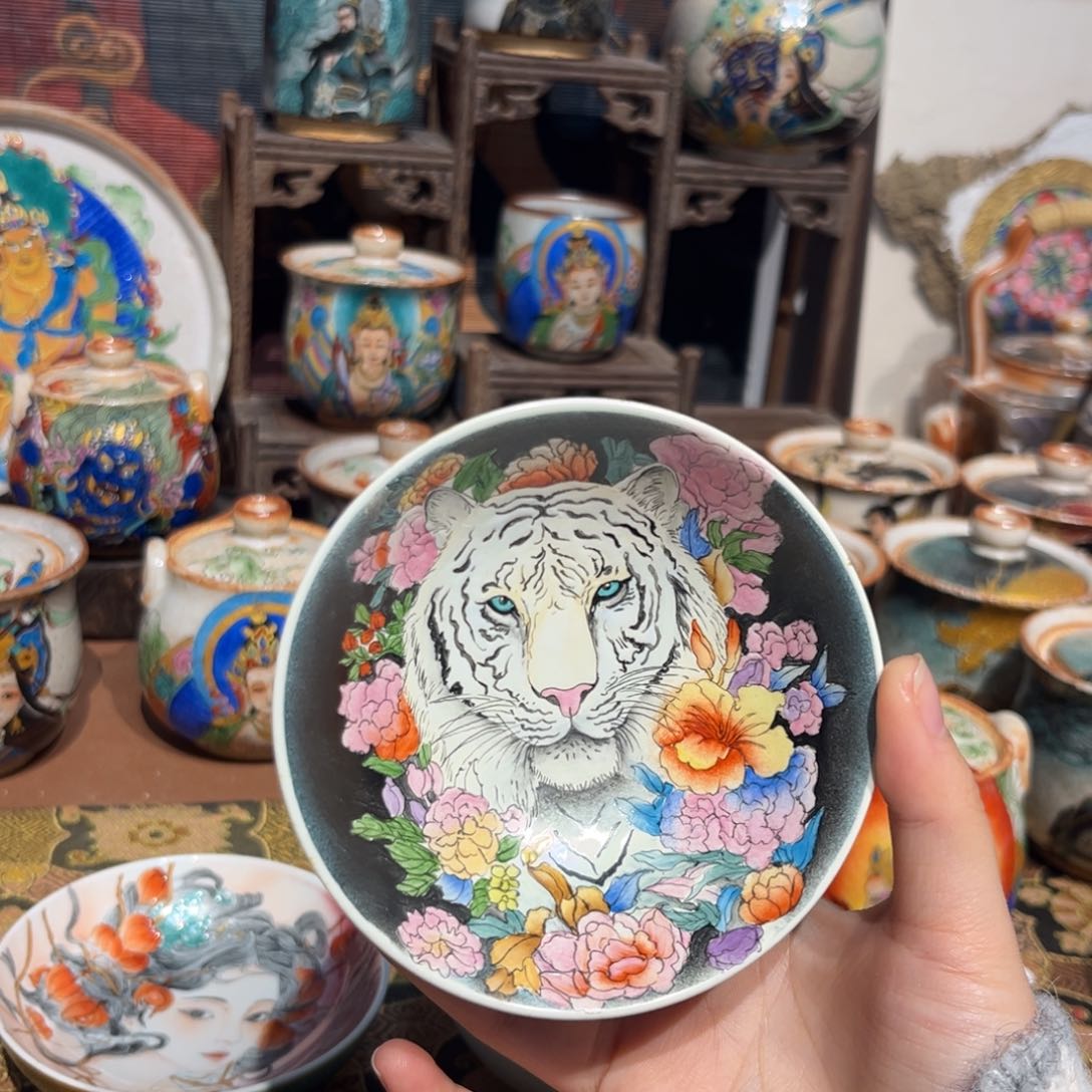 老虎普洱杯景德镇手绘制作