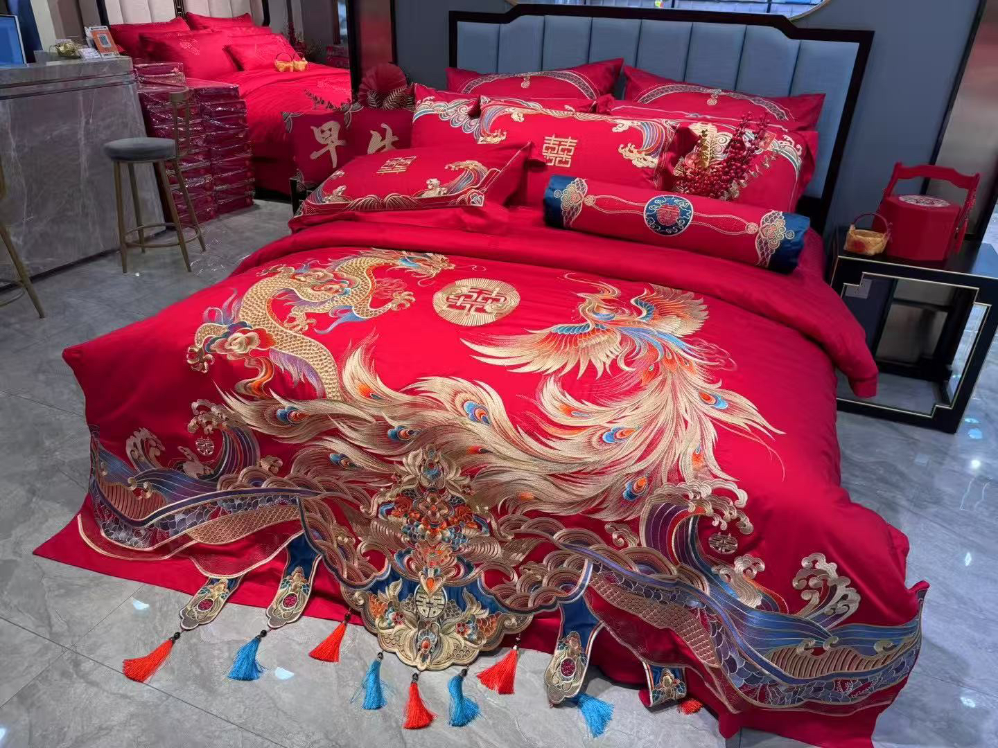 结婚啦～高端婚庆红色刺绣四件套标准200*230微瑕～K1007（龙翔凤瑞）