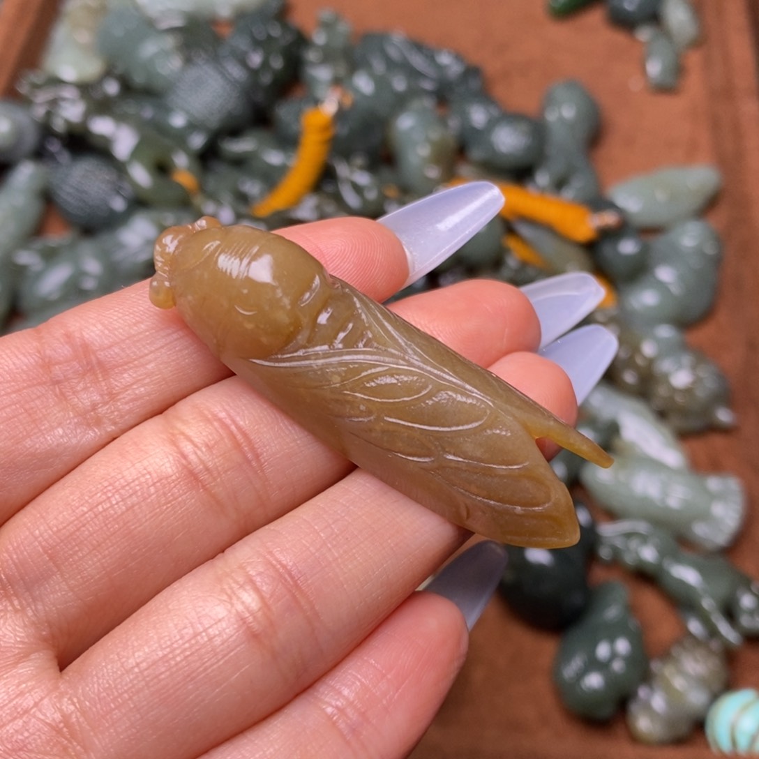 和田玉颈饰未镶嵌今**缘