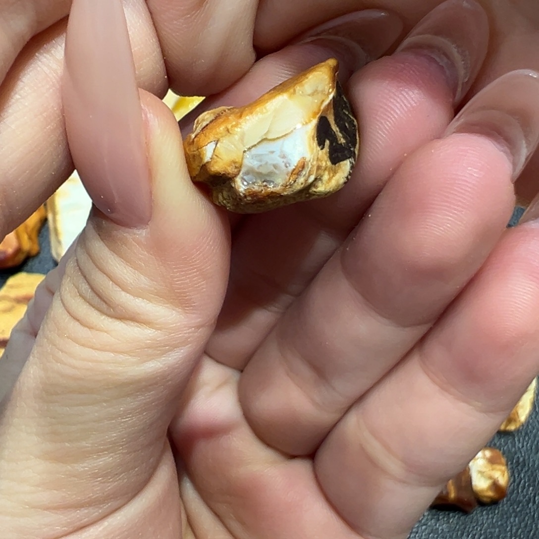 定制琥珀未镶嵌蜜蜡