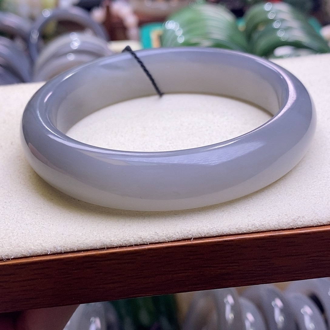 和田玉未镶嵌颈饰烟紫轮胎镯62.4圈口