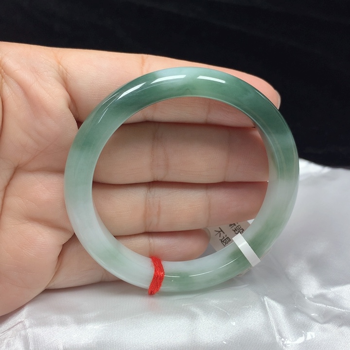 翡翠手镯未镶嵌正圈55