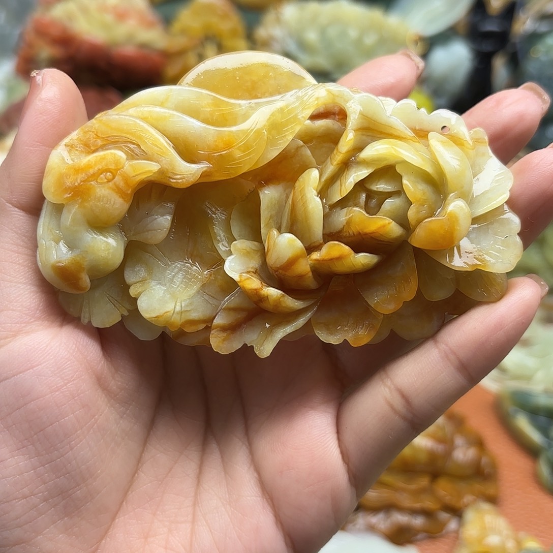 蛇纹石玉未镶嵌吊坠