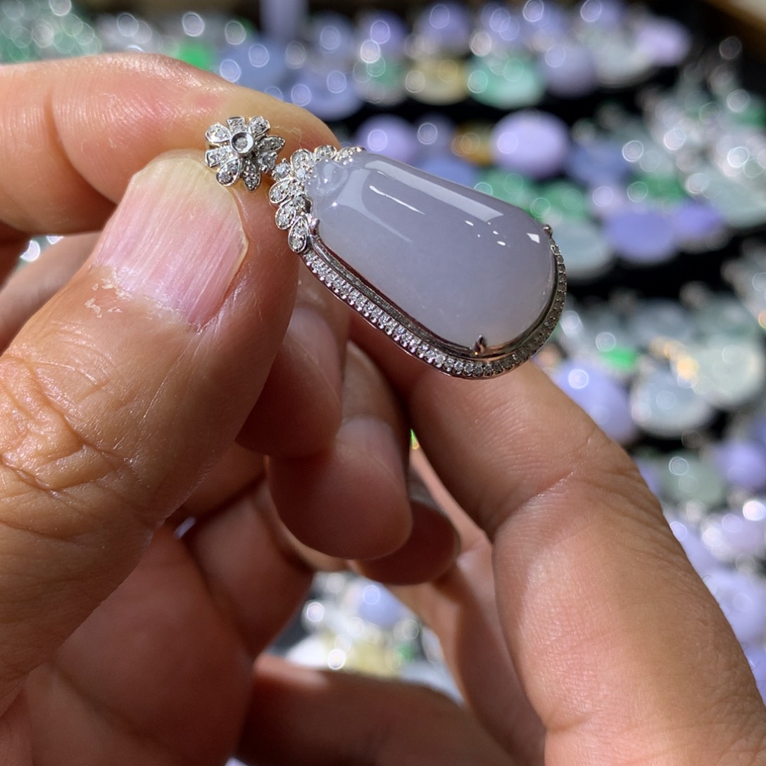 翡翠吊坠(不含链)18K金镶嵌