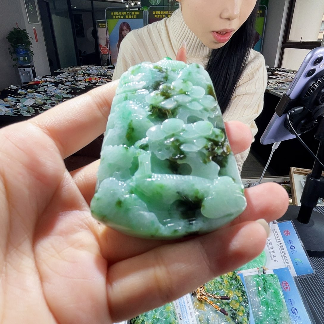 颈饰未镶嵌翡翠一