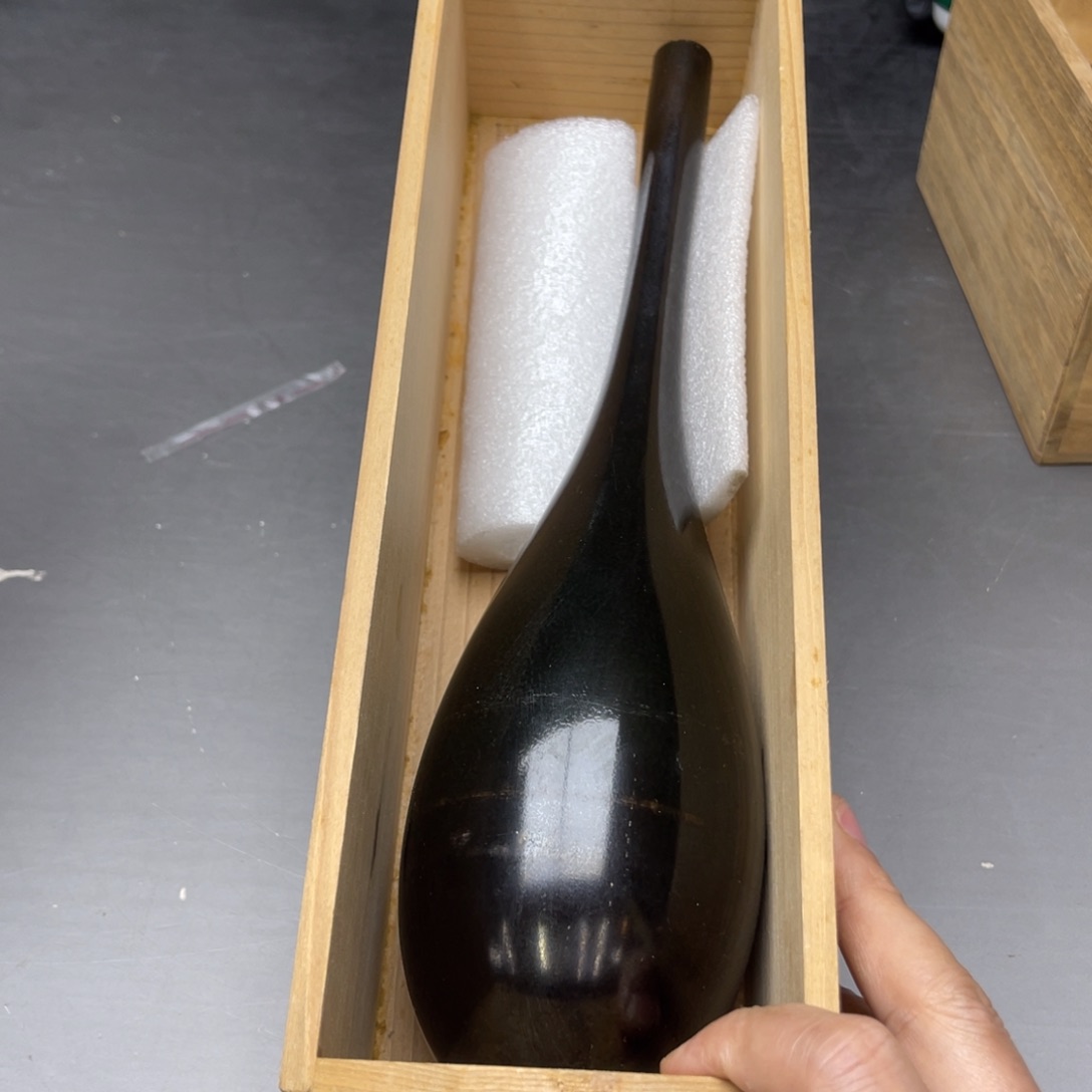 瓷片流*者密密麻麻地排列着一个大