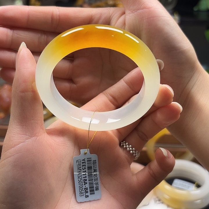 米***石英质玉（黄龙玉）未镶嵌手镯