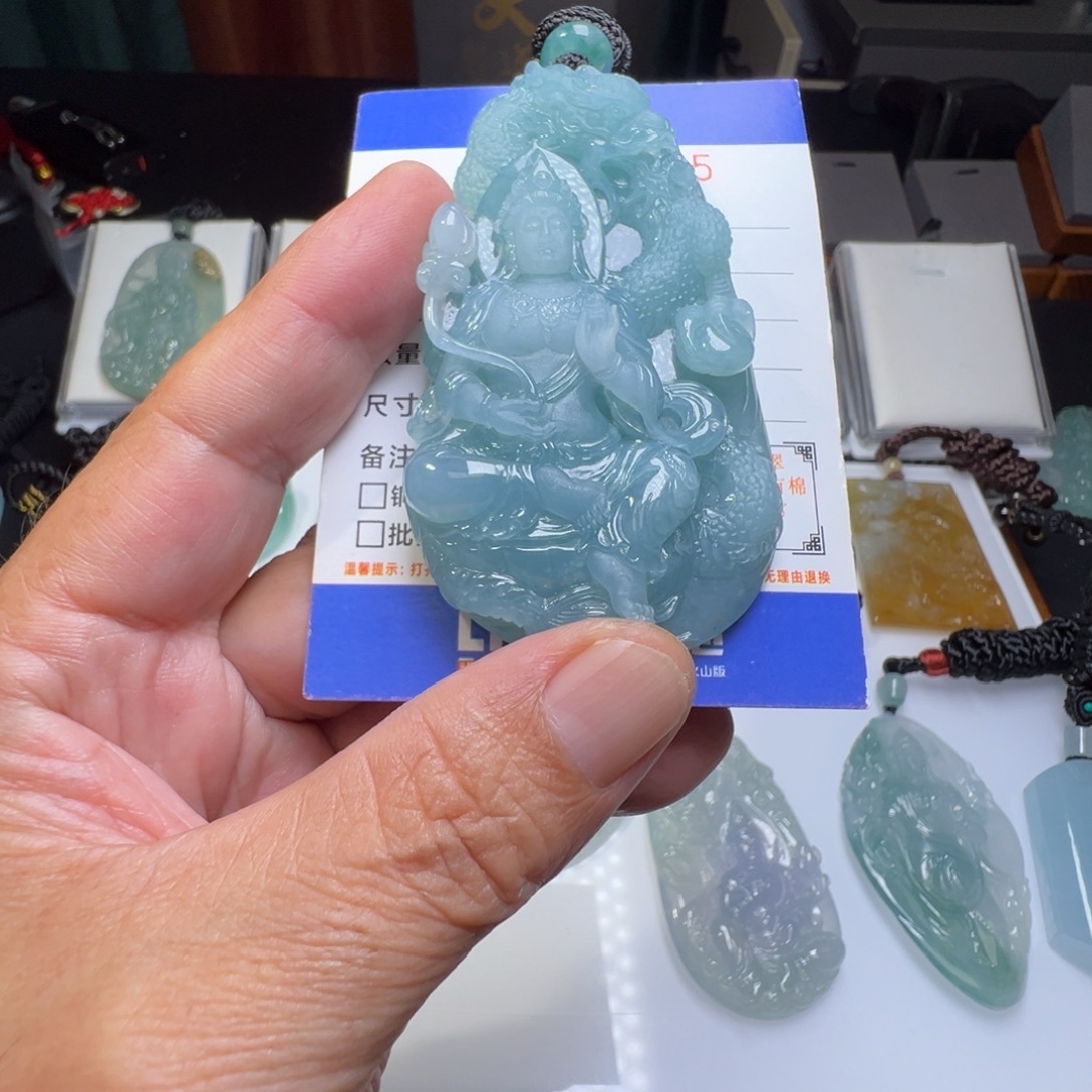翡翠未镶嵌颈饰缅甸翡翠