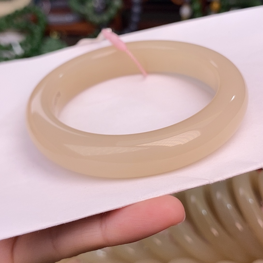 和田玉57.5 熟藕粉老料手镯脂膏级未镶嵌