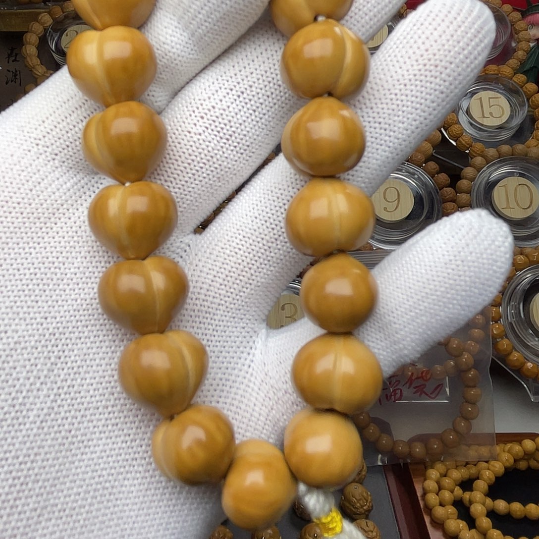 H***s猴头核桃手串奶油泡芙屁桃