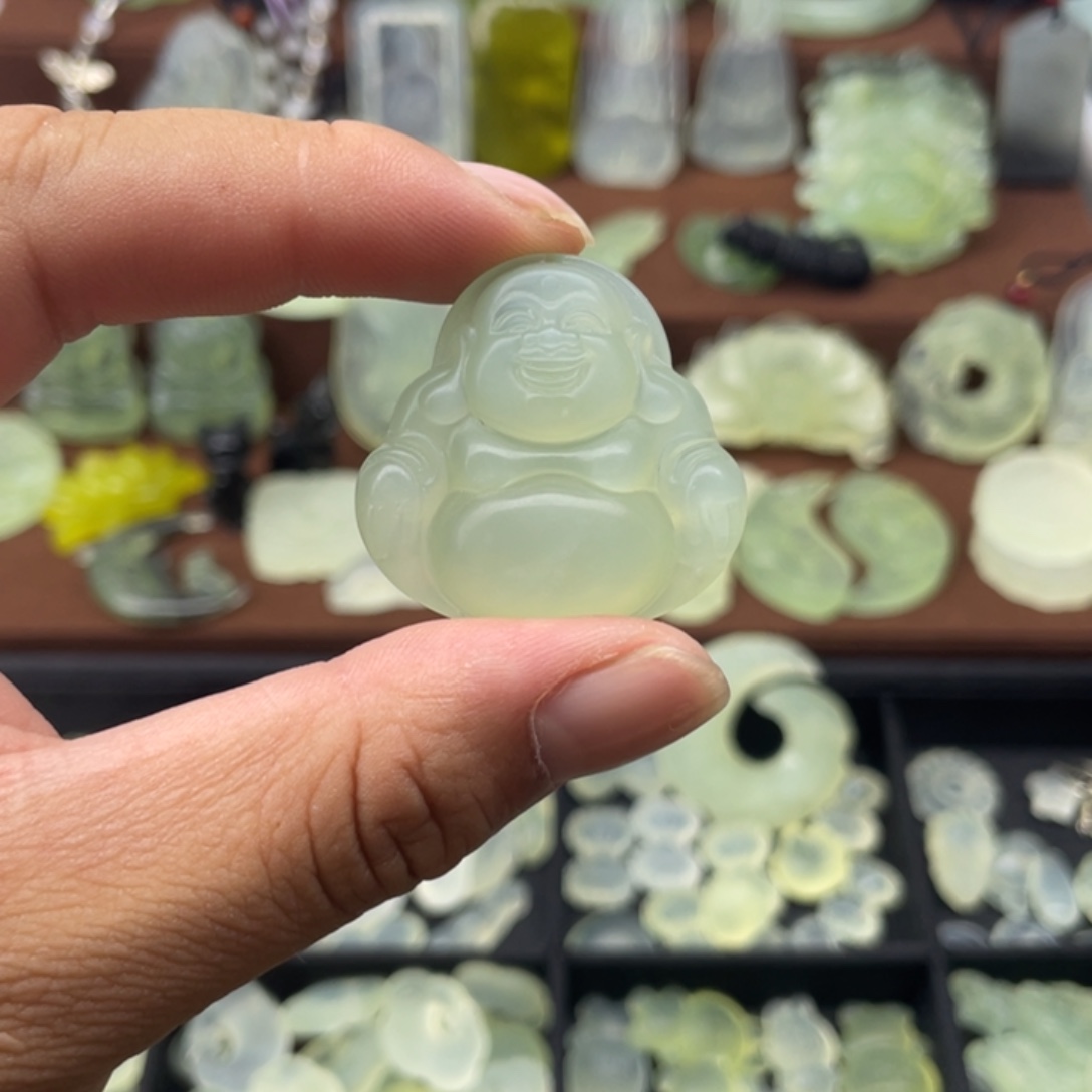 未镶嵌蛇纹石玉颈饰