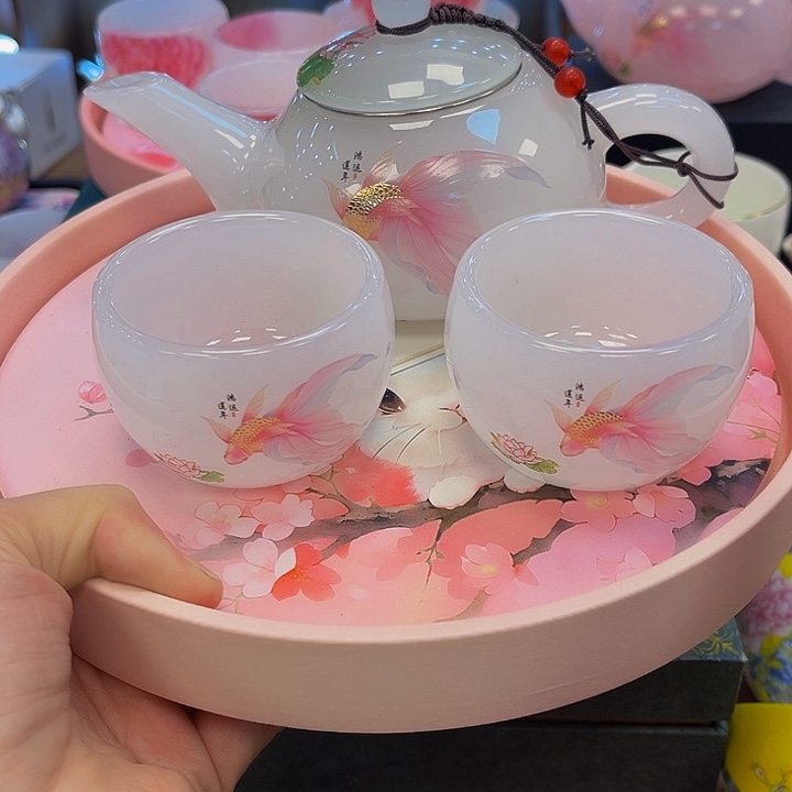 段泥茶杯吧啦吧啦的说了一