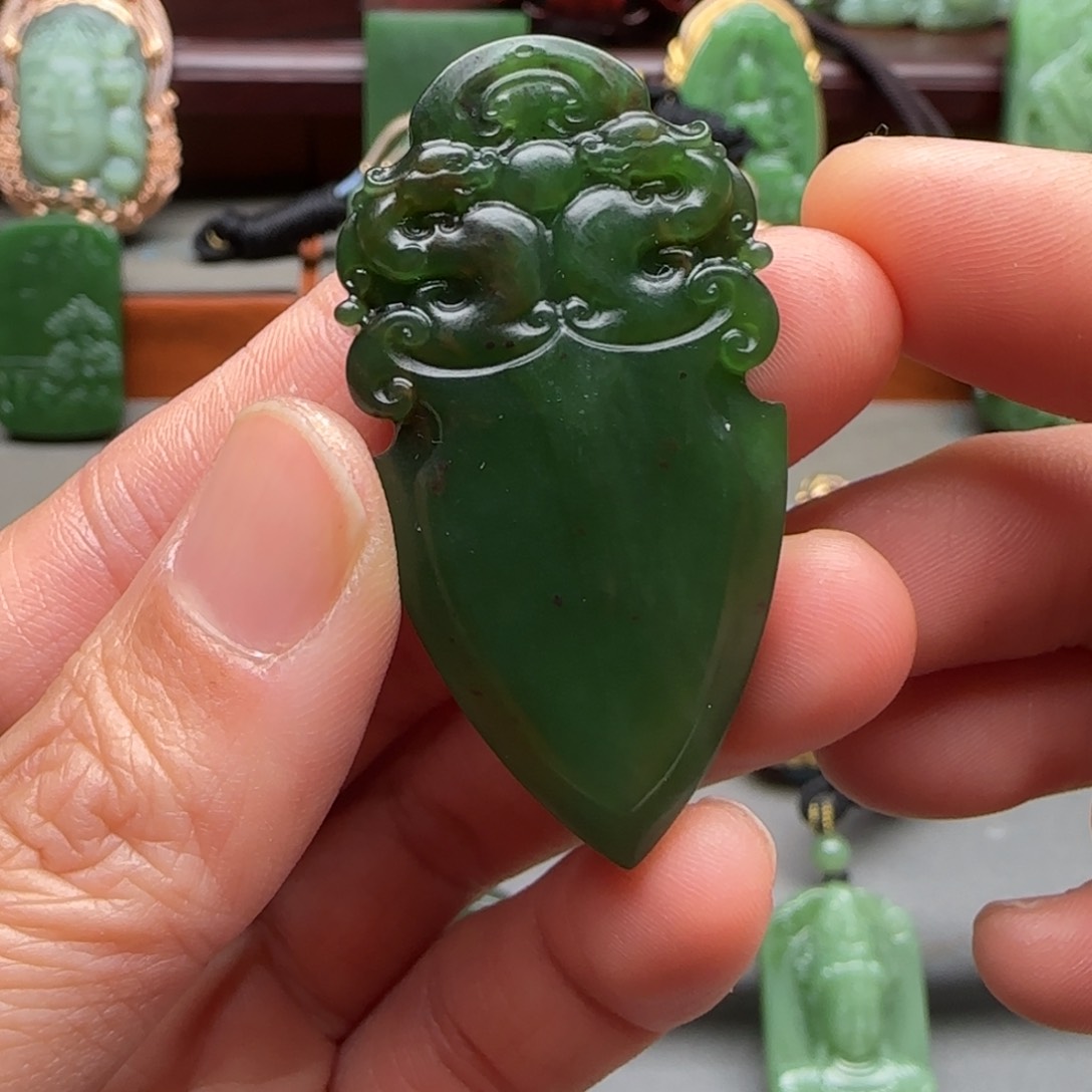 未镶嵌和田玉挂件