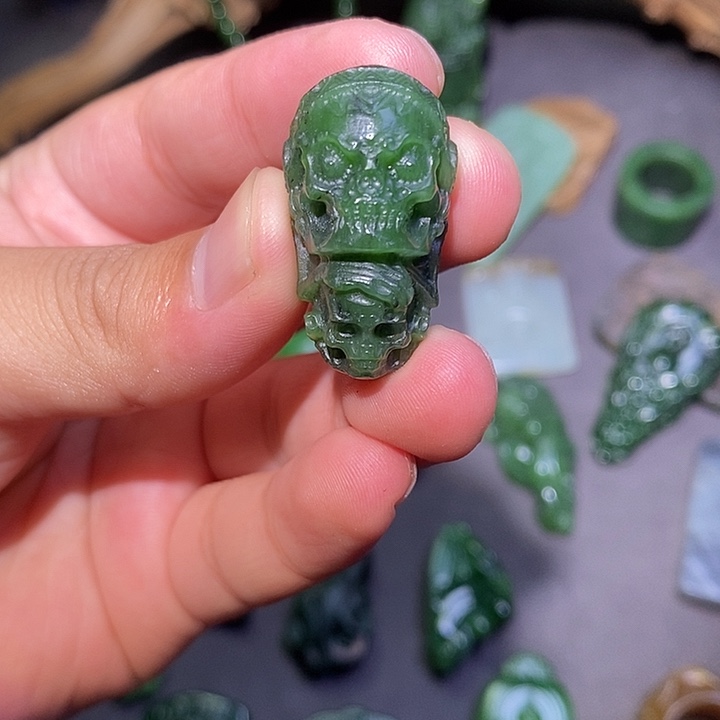 和田玉未镶嵌颈饰