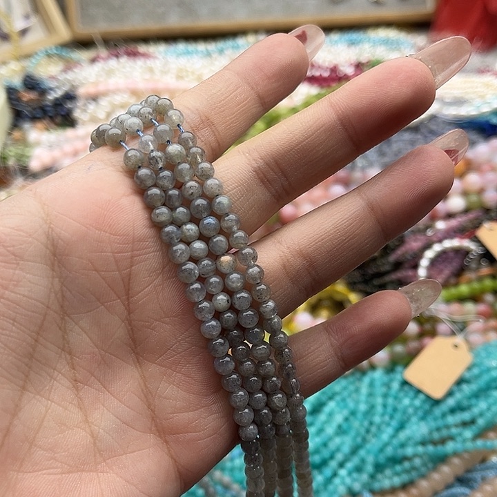 玛瑙/玉髓珠宝半成品未镶嵌一条4.5mm左右灰月光珠