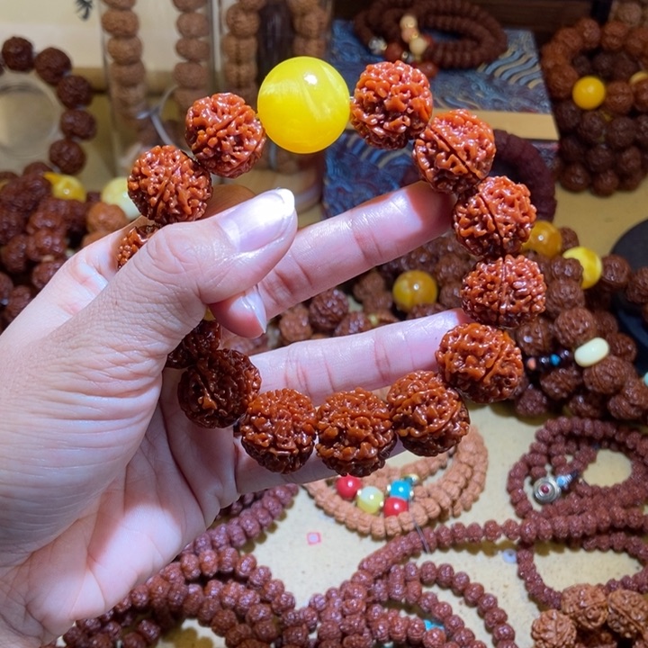 吊坠金刚菩提186玉化黄珠