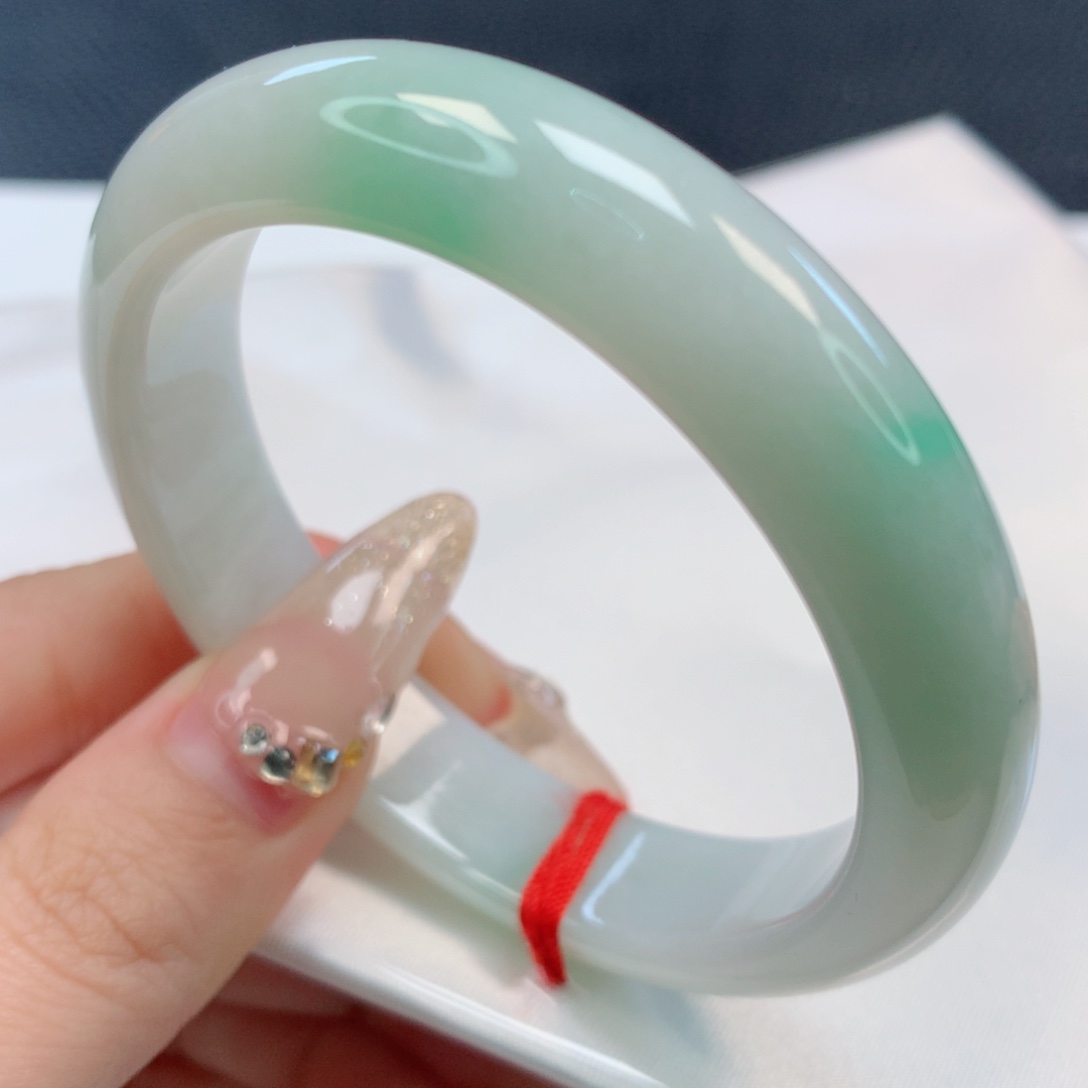 【闪购商品】翡翠手镯未镶嵌53+圈